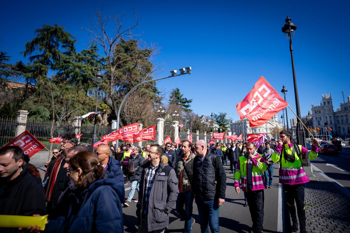 CCOO se manifiesta para que la dirección de la Fábrica Nacional de Moneda y Timbre cumpla lo firmado