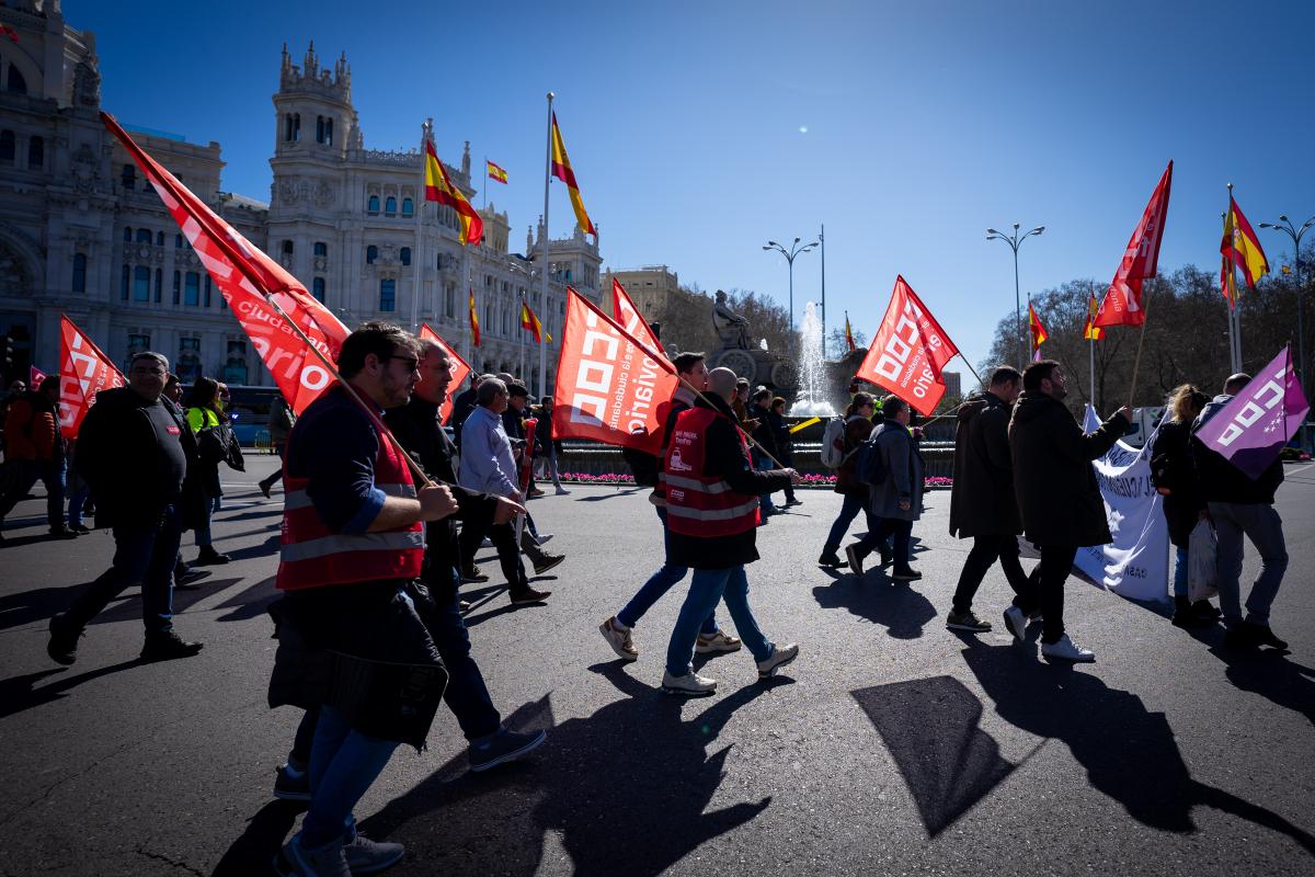 CCOO se manifiesta para que la dirección de la Fábrica Nacional de Moneda y Timbre cumpla lo firmado