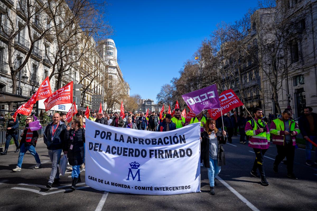 CCOO se manifiesta para que la dirección de la Fábrica Nacional de Moneda y Timbre cumpla lo firmado